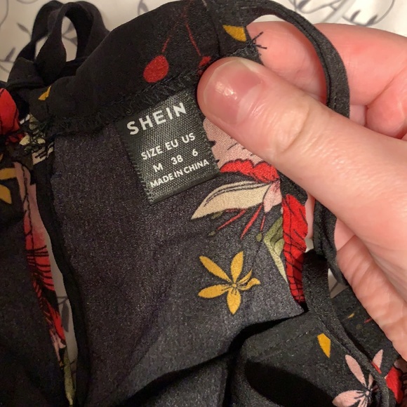 SHEIN Floral Romper, Size M. Brand new, worn once, in perfect condition - Picture 2 of 5